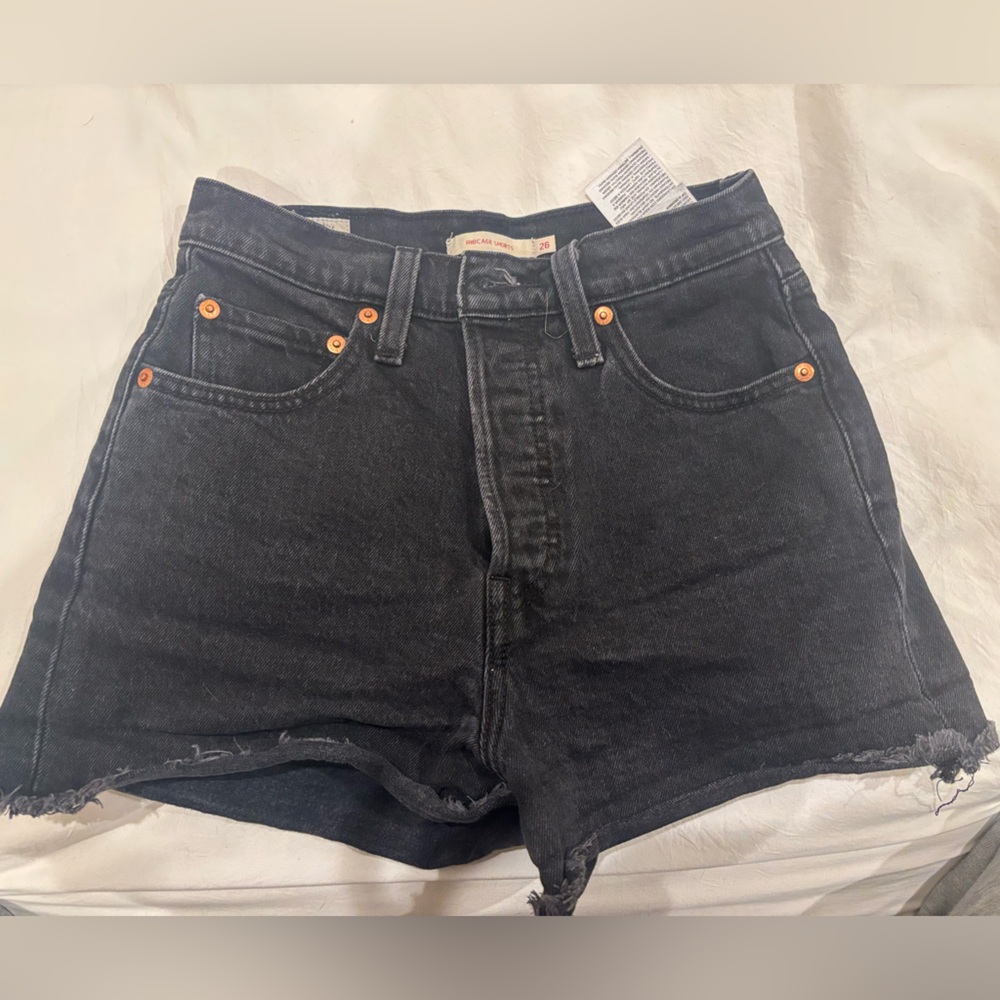 black levi’s ribcage shorts size 26